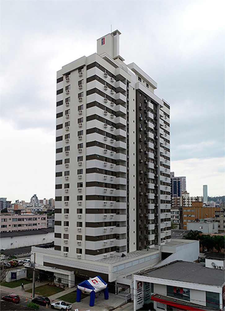 APARTAMENTO NO CENTRO DE CRICIÚMA